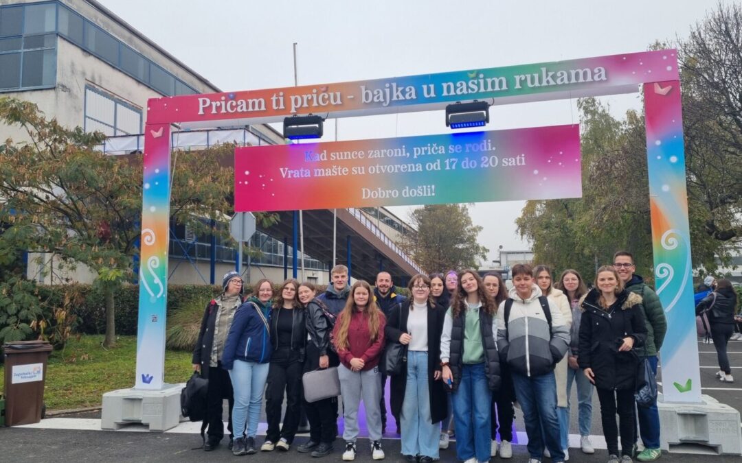 Asistenti u knjižnici na 47. Međunarodnom sajmu knjiga Interliber u Zagrebu